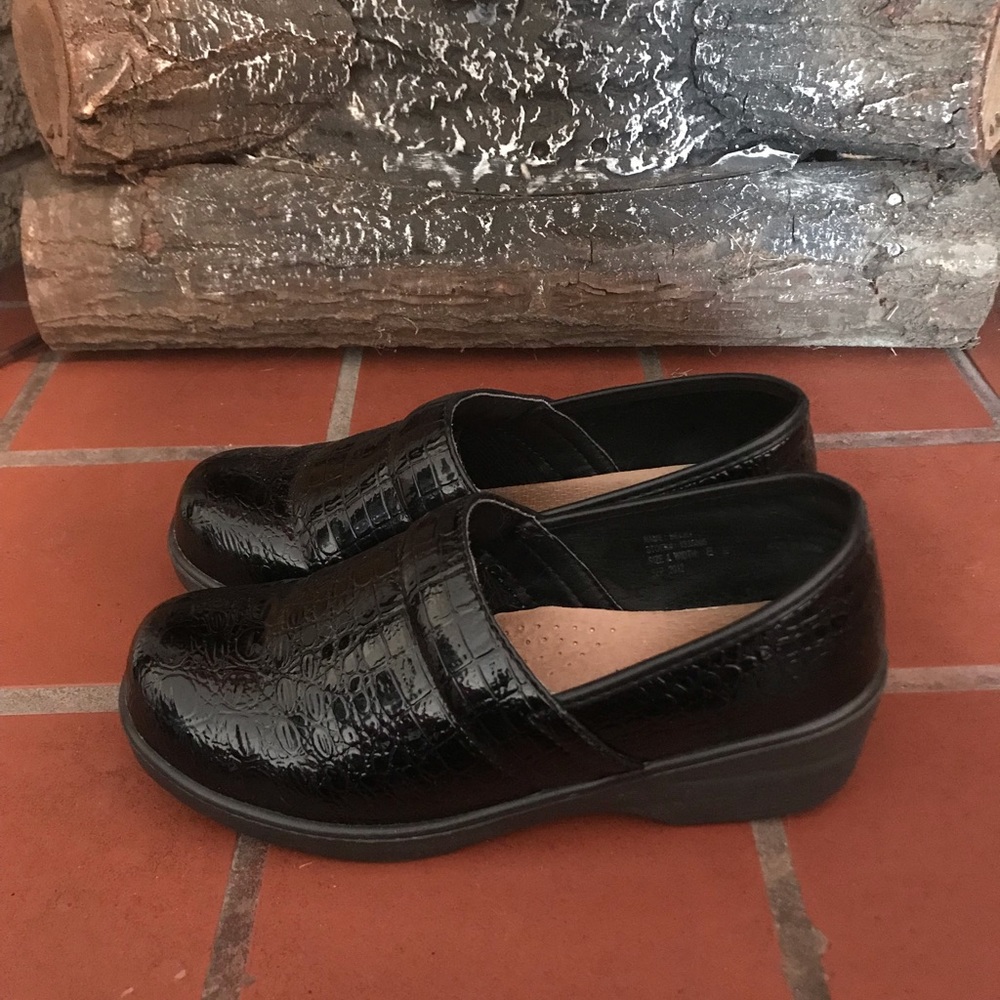 Women’s Nursing Clogs